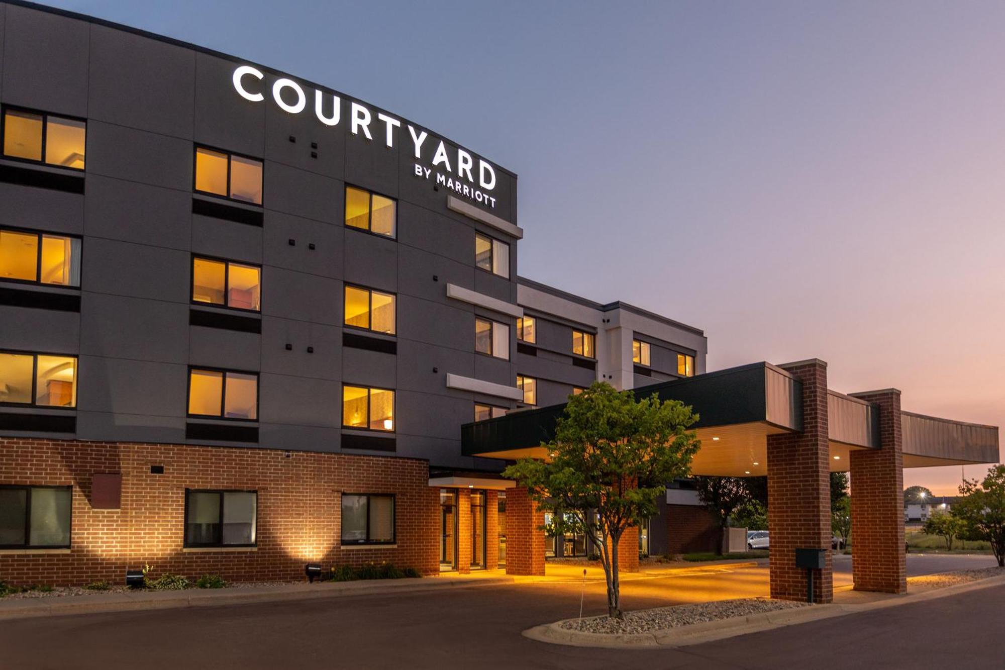 Courtyard By Marriott Sioux Falls Bagian luar foto
